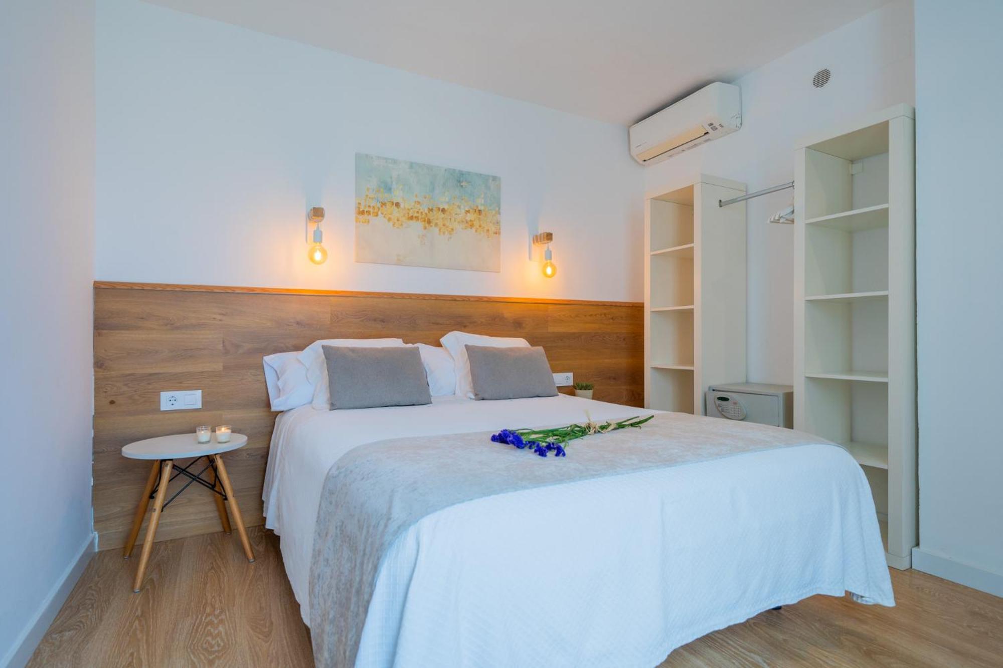 Hostal Menurka ซิวตาเดญา ภายนอก รูปภาพ